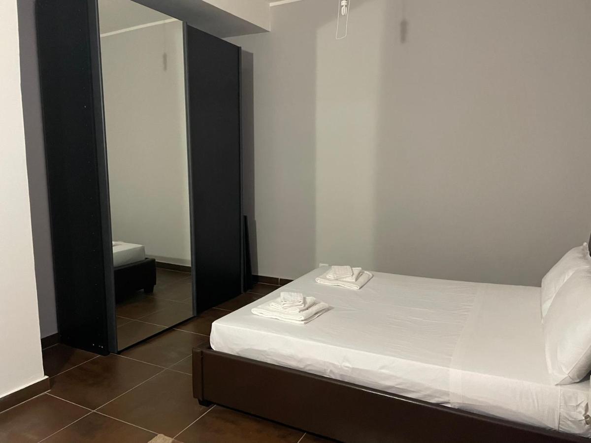 La Casa Di Bea Apartment Lecce Luaran gambar